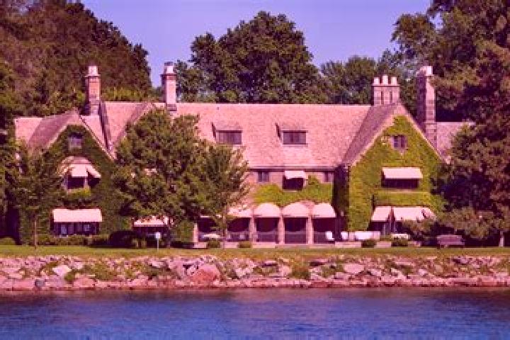 escort Grosse Pointe Shores
