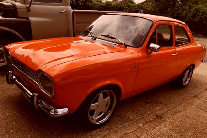 escort Grossfahner