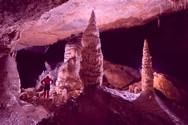 escort Grotte