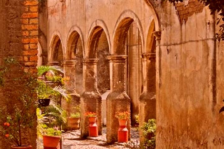 escort Hacienda Vieja del Castillo (Castillo Viejo)
