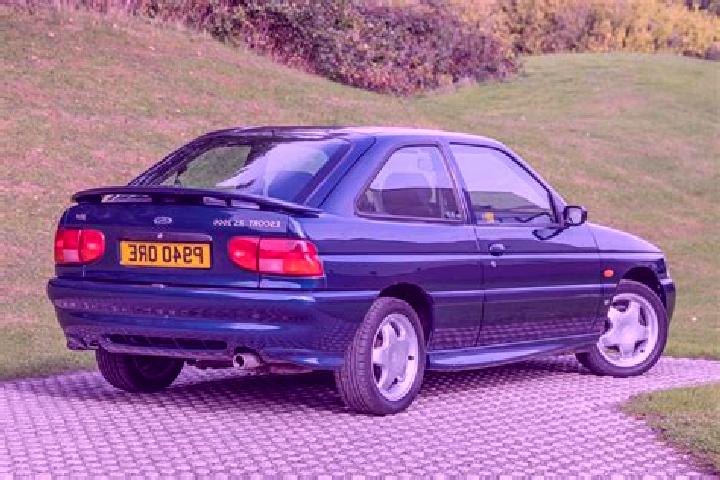 escort Halberton