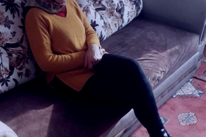 escort Hali Akhund