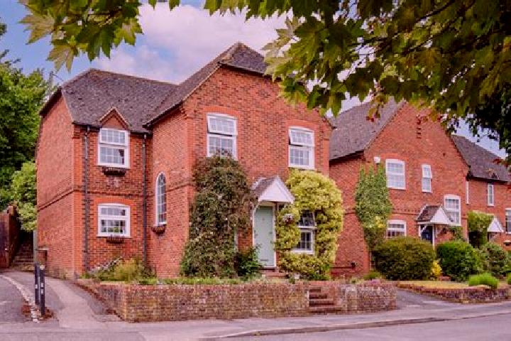 escort Hampstead Norreys