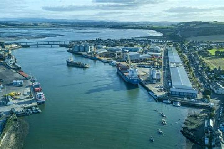 escort Harwich Port