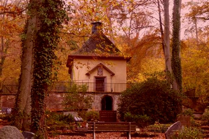 escort Hauptfriedhof