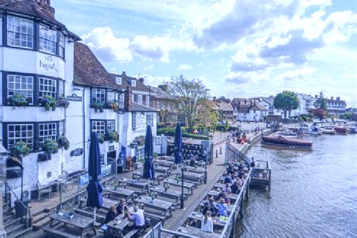 escort Henley-on-Thames