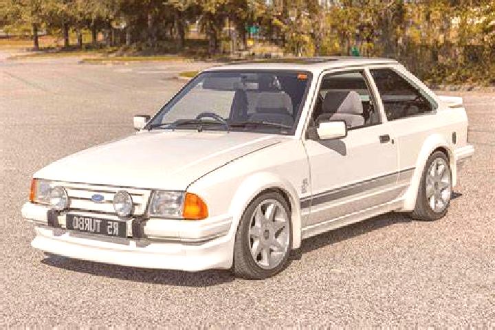 escort Hoisington