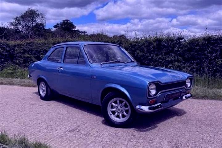escort Hollingworth