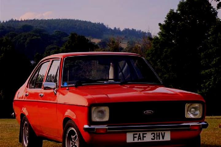 escort Hollywell