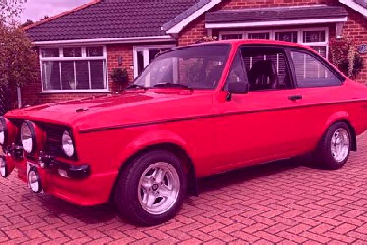 escort Holtsville