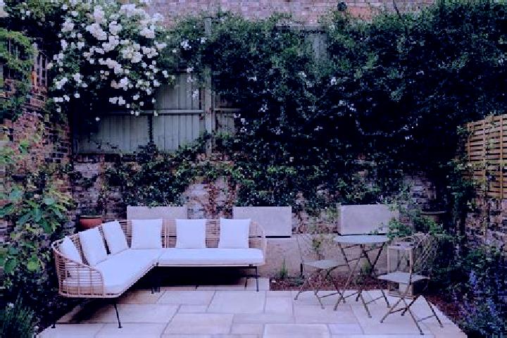 escort Home Garden