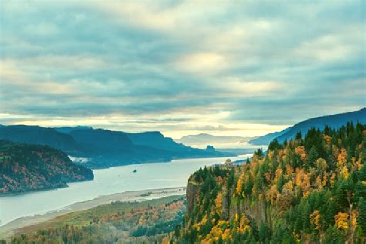 escort Hood River