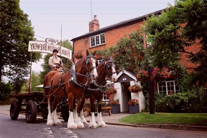escort Hook Norton