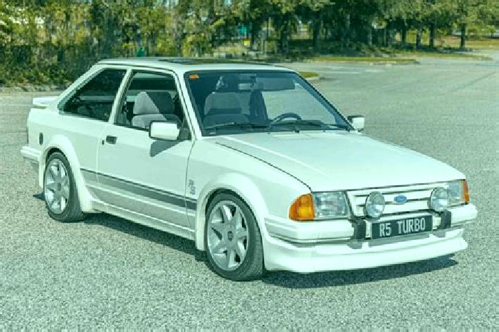 escort Howwood