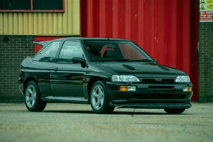 escort Issou