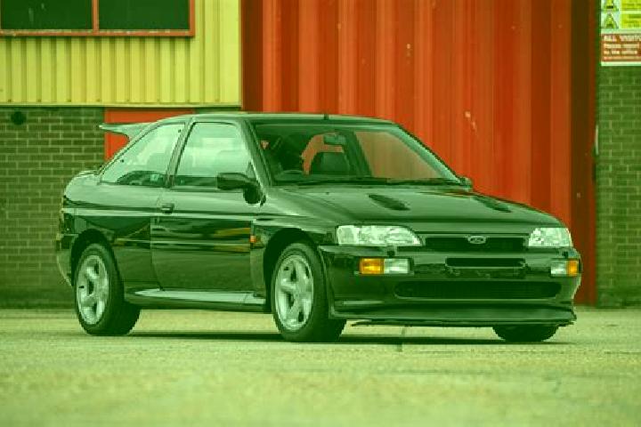 escort Issum