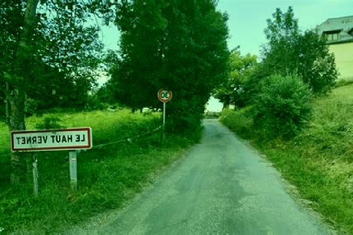 escort Izel-les-Hameau