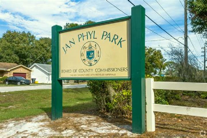 escort Jan-Phyl Village