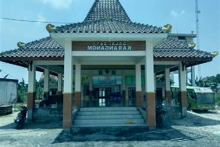 escort Karanganom