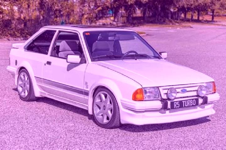 escort Karawatu