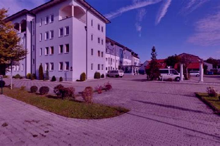 escort Karlsfeld