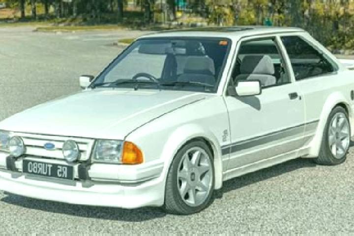 escort Katoro