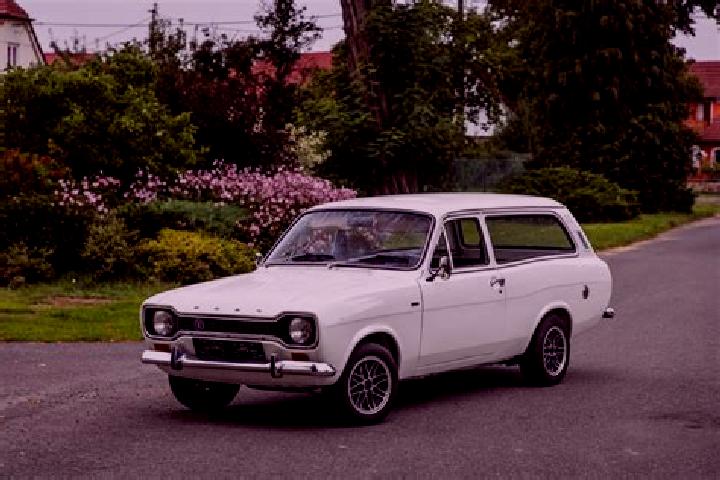 escort Kentisbeare
