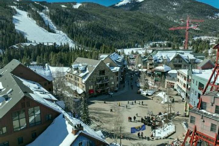 escort Keystone Village
