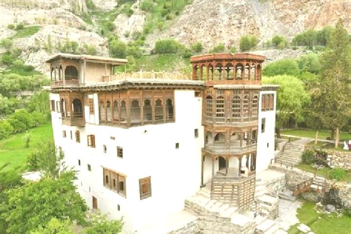 escort Khaplu