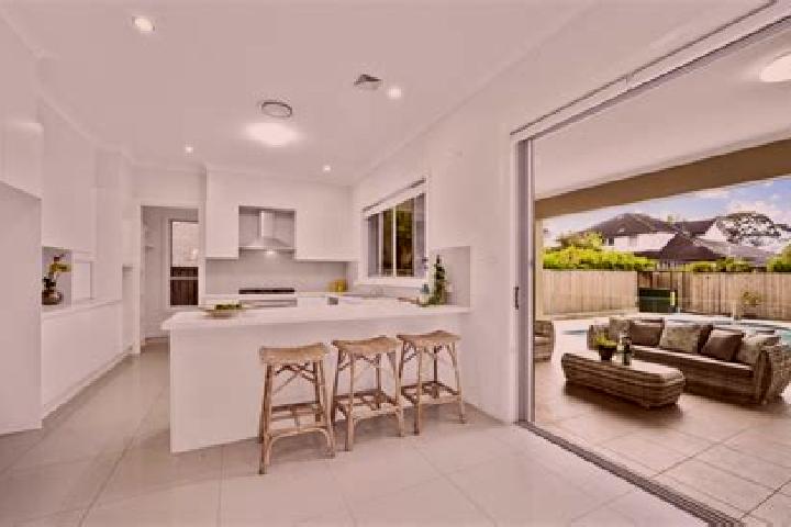 escort Killarney Heights