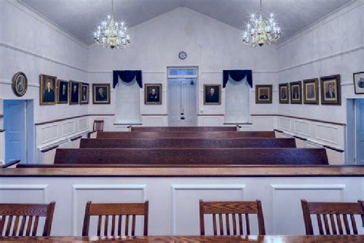 escort King and Queen Court House