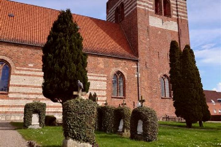 escort Kirke-Esbonderup