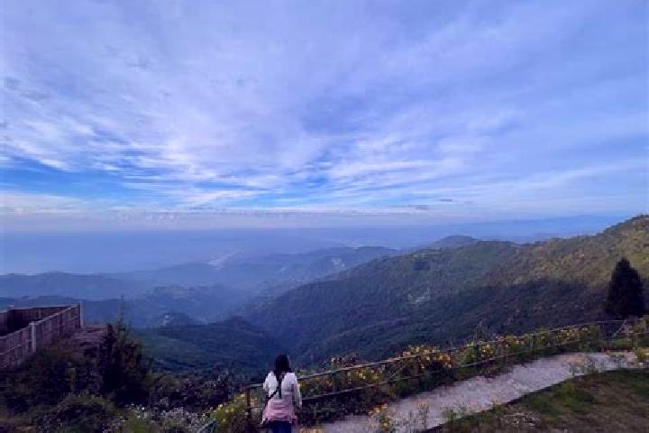escort Kurseong