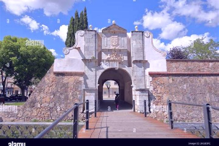 escort La Puerta del Pilar