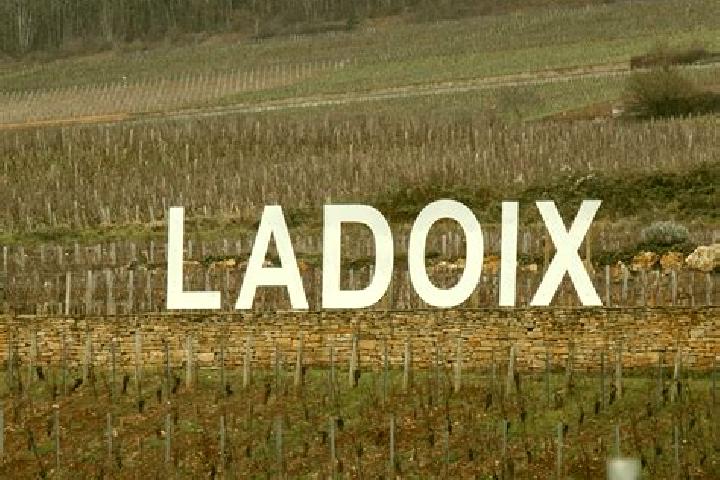 escort Ladoix-Serrigny