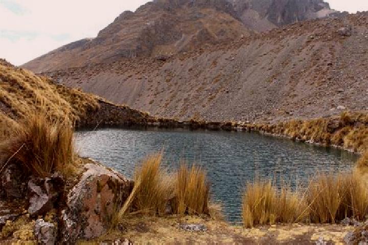 escort Laguna de Farfan