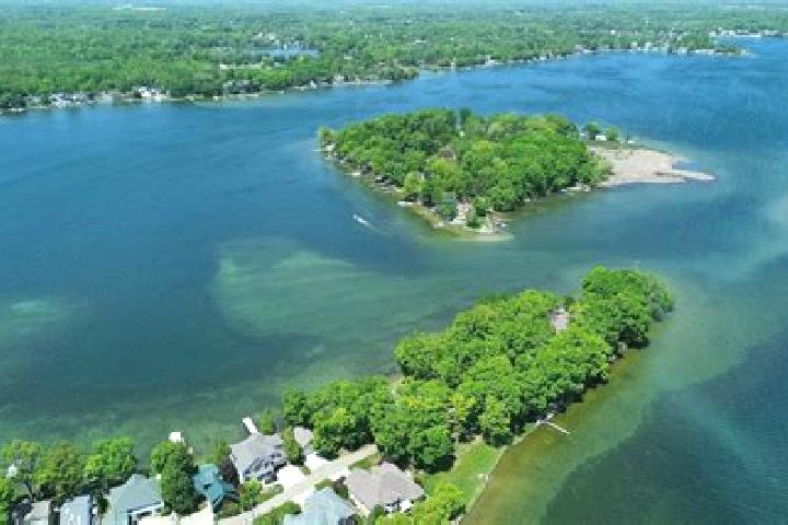 escort Lake Fenton