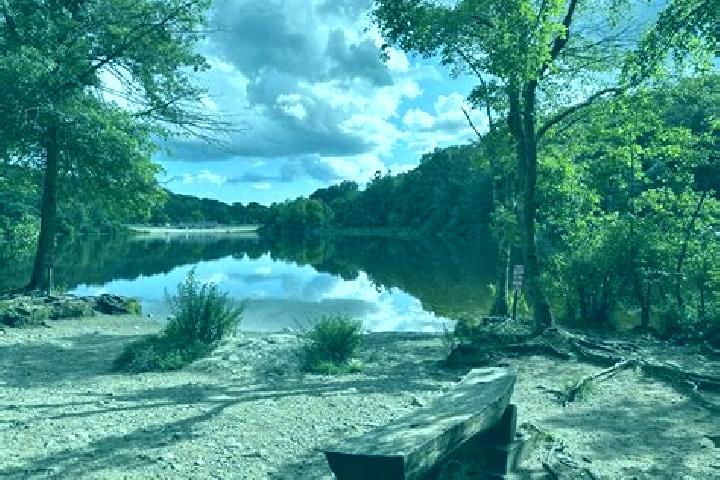 escort Lake Mohegan