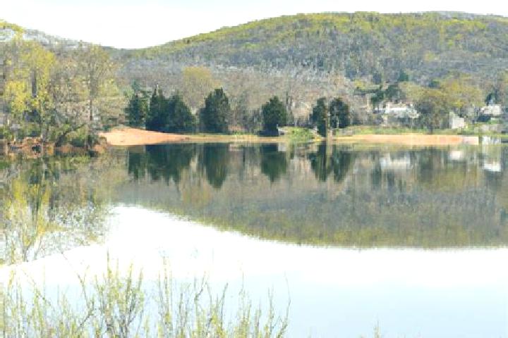 escort Lake Monticello