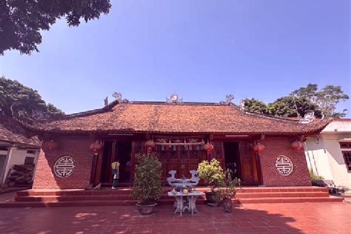 escort Lam San Village
