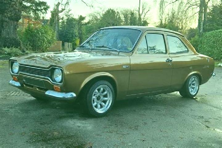 escort Laveissiere
