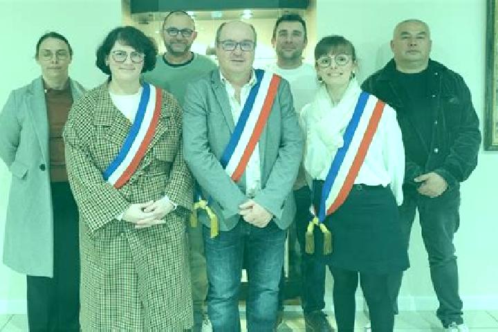 escort Le Poire-sur-Velluire