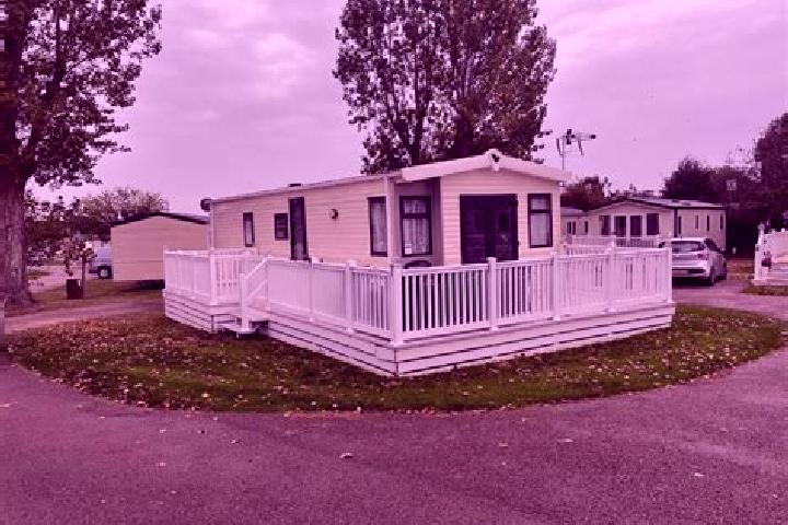 escort Little Clacton