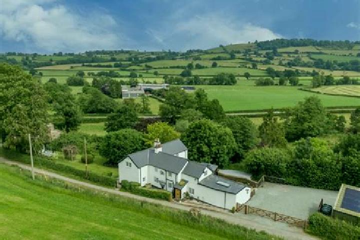escort Llanfechain