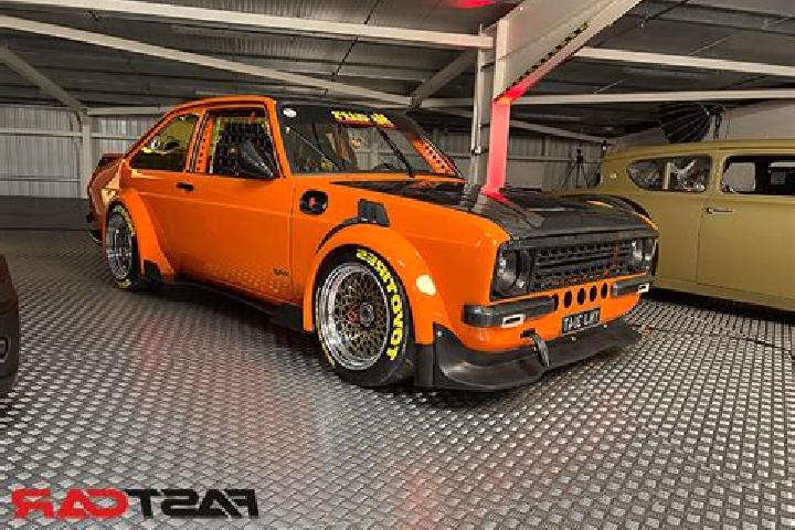 escort Lomaniga