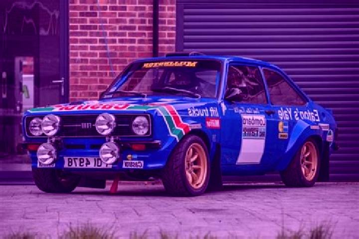 escort Lucira
