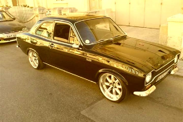 escort Many