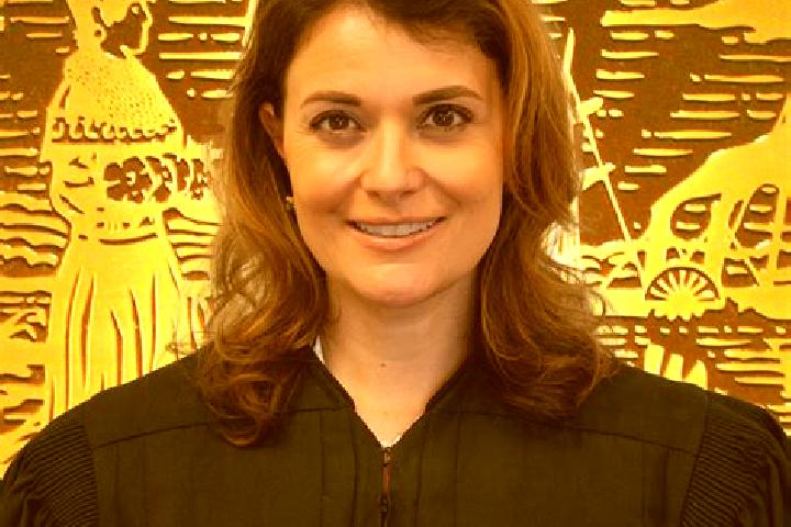 escort Maria de la Torre