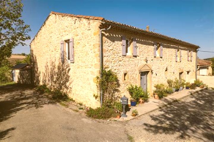escort Mas-Saintes-Puelles