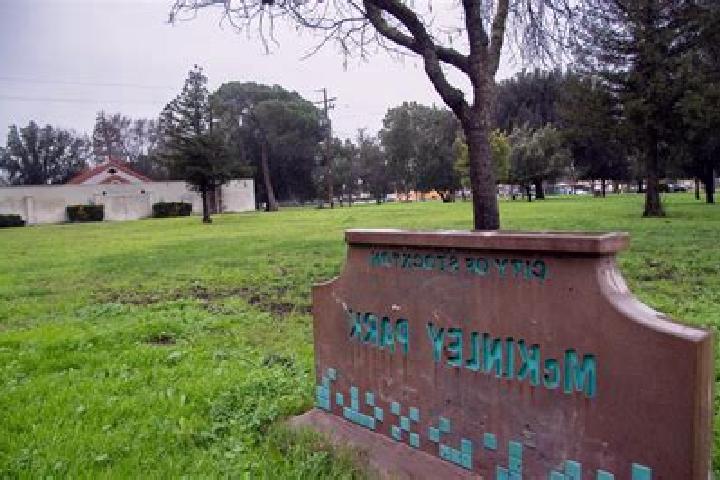 escort McKinley Park